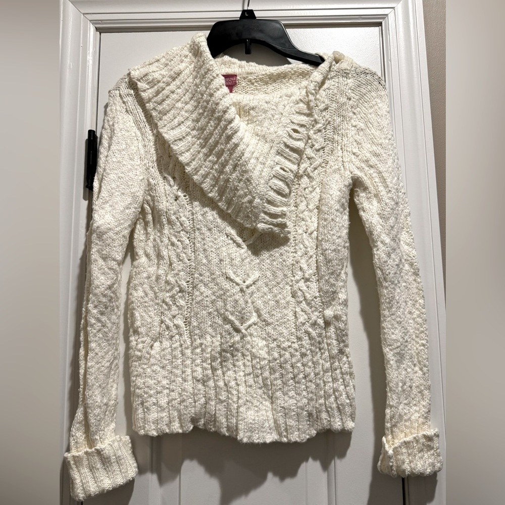 Women’s sweater….Junior size